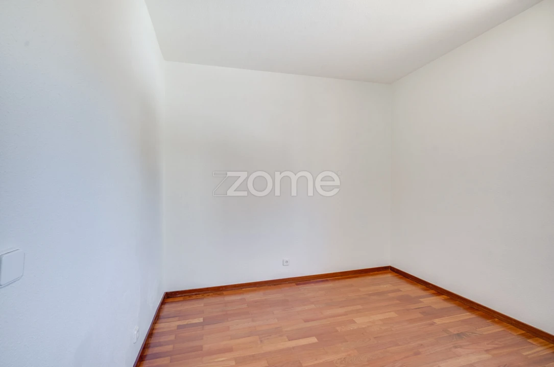 Apartamento T2 para Arrendamento em Lumiar Foto 22