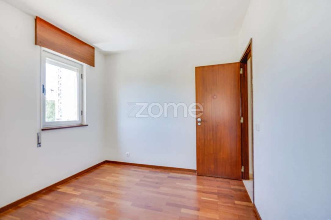 Apartamento T2 para Arrendamento em Lumiar Foto 23