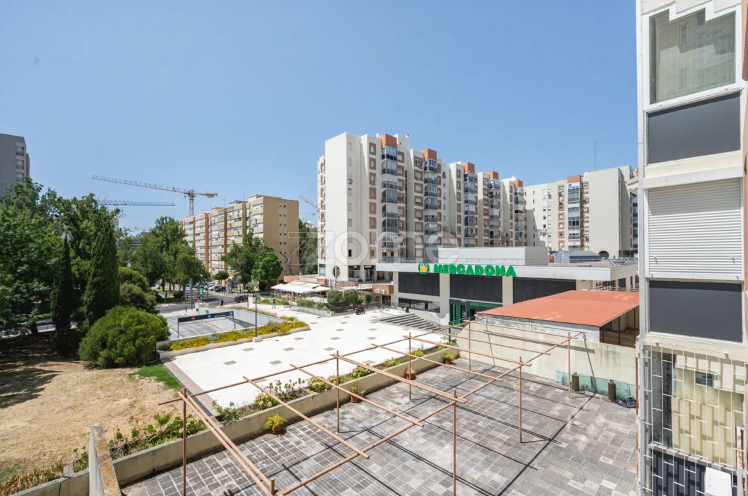Apartamento T2 para Arrendamento em Lumiar Foto 9