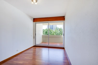 Apartamento T2 para Arrendamento em Lumiar