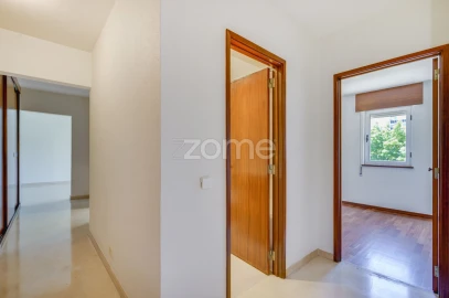 Apartamento T2 para Arrendamento em Lumiar