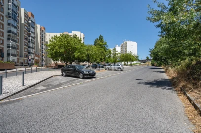Apartamento T2 para Arrendamento em Lumiar