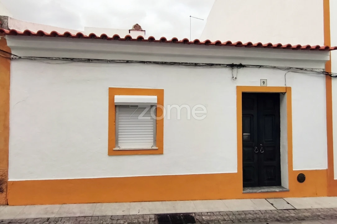 Moradia T2 para Venda em Viana do Alentejo Foto 1