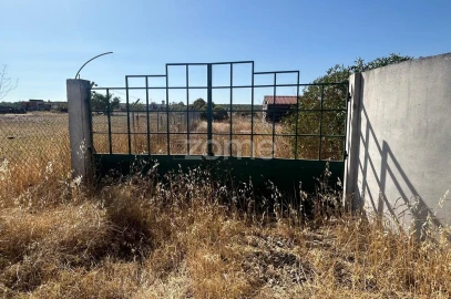 Terreno para Venda em Pias