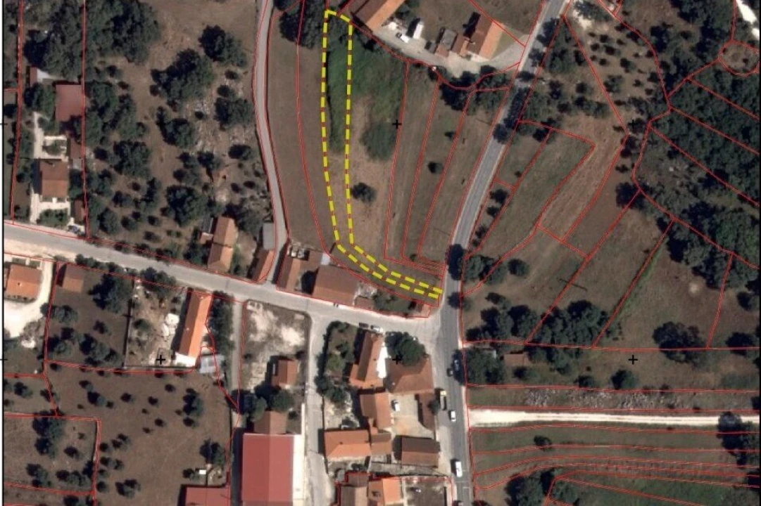Terreno para Venda em Alcanede Foto 1