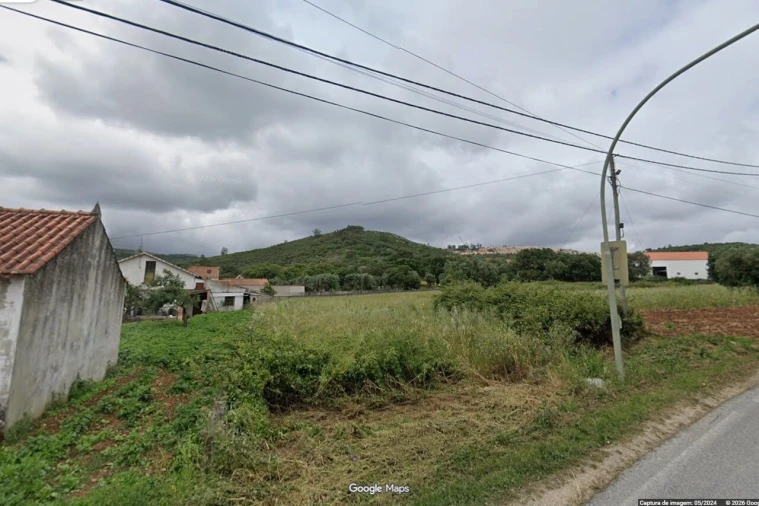 Terreno para Venda em Alcanede Foto 2