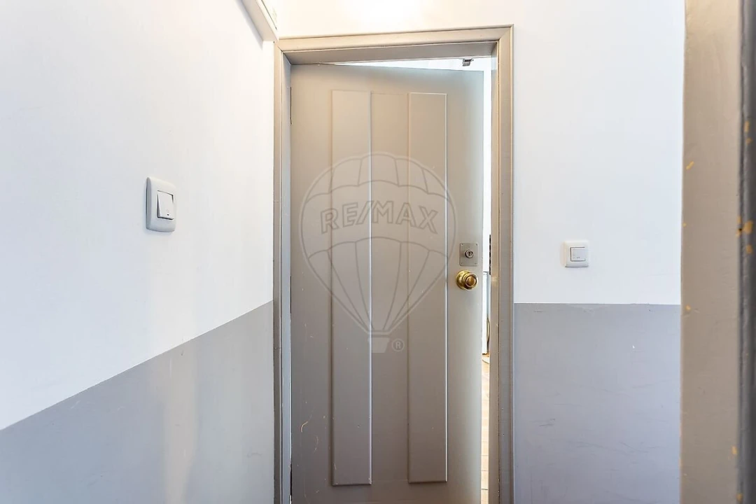 Apartamento T1 para Venda em São Vicente Foto 9