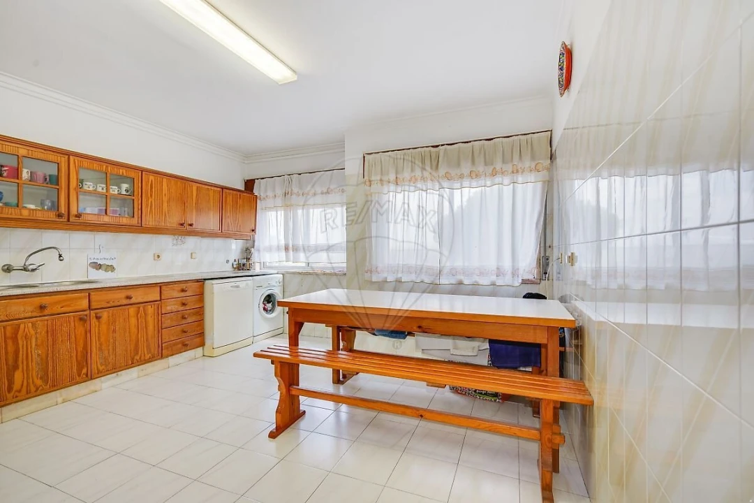Apartamento T2 para Venda em Massamá e Monte Abraão Foto 6