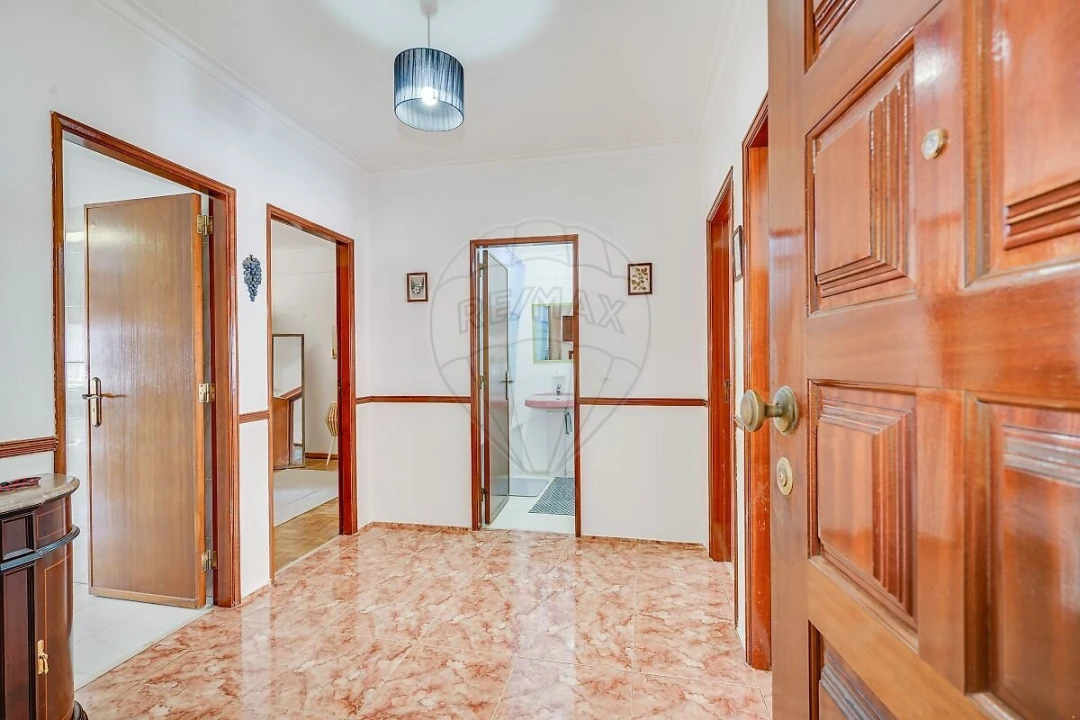 Apartamento T2 para Venda em Massamá e Monte Abraão Foto 4