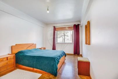 Apartamento T2 para Venda em Massamá e Monte Abraão