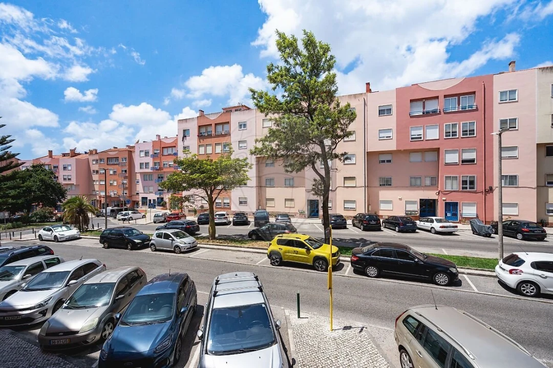Apartamento T2 para Venda em Massamá e Monte Abraão Foto 17