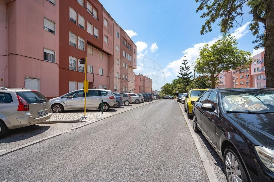 Apartamento T2 para Venda em Massamá e Monte Abraão Foto 25