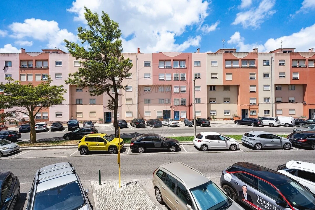 Apartamento T2 para Venda em Massamá e Monte Abraão Foto 16