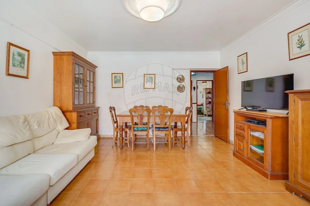 Apartamento T2 para Venda em Massamá e Monte Abraão Foto 1