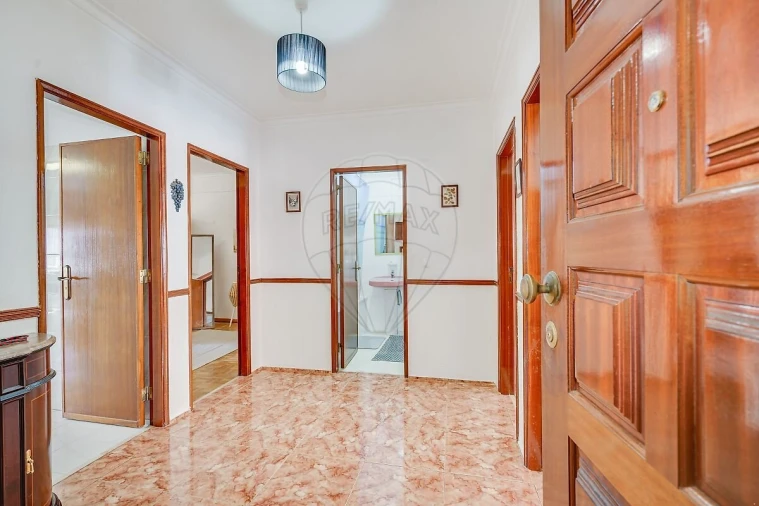 Apartamento T2 para Venda em Massamá e Monte Abraão Foto 4