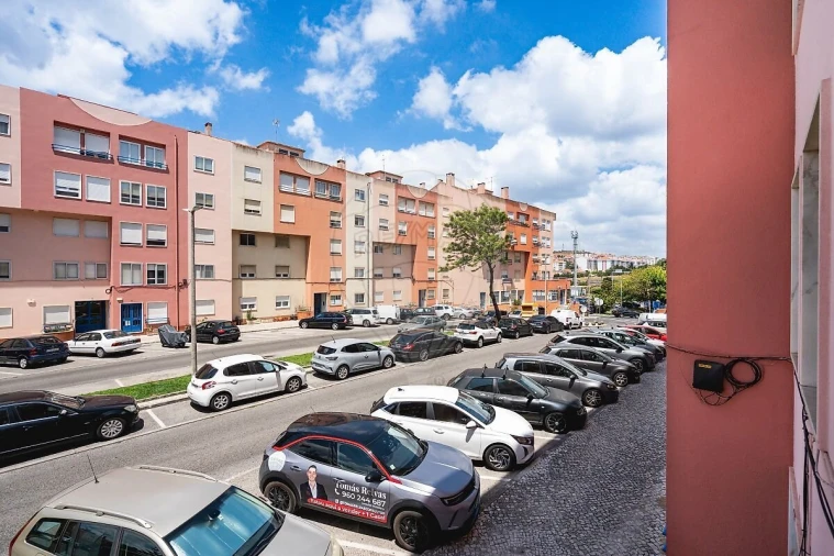 Apartamento T2 para Venda em Massamá e Monte Abraão Foto 15