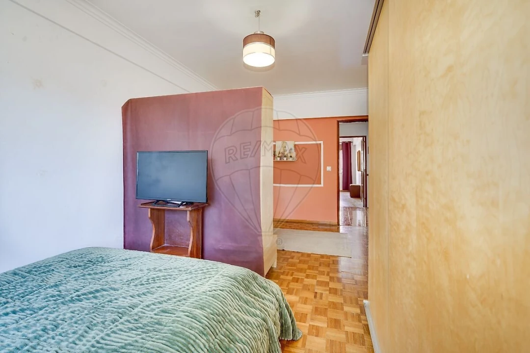 Apartamento T2 para Venda em Massamá e Monte Abraão Foto 13