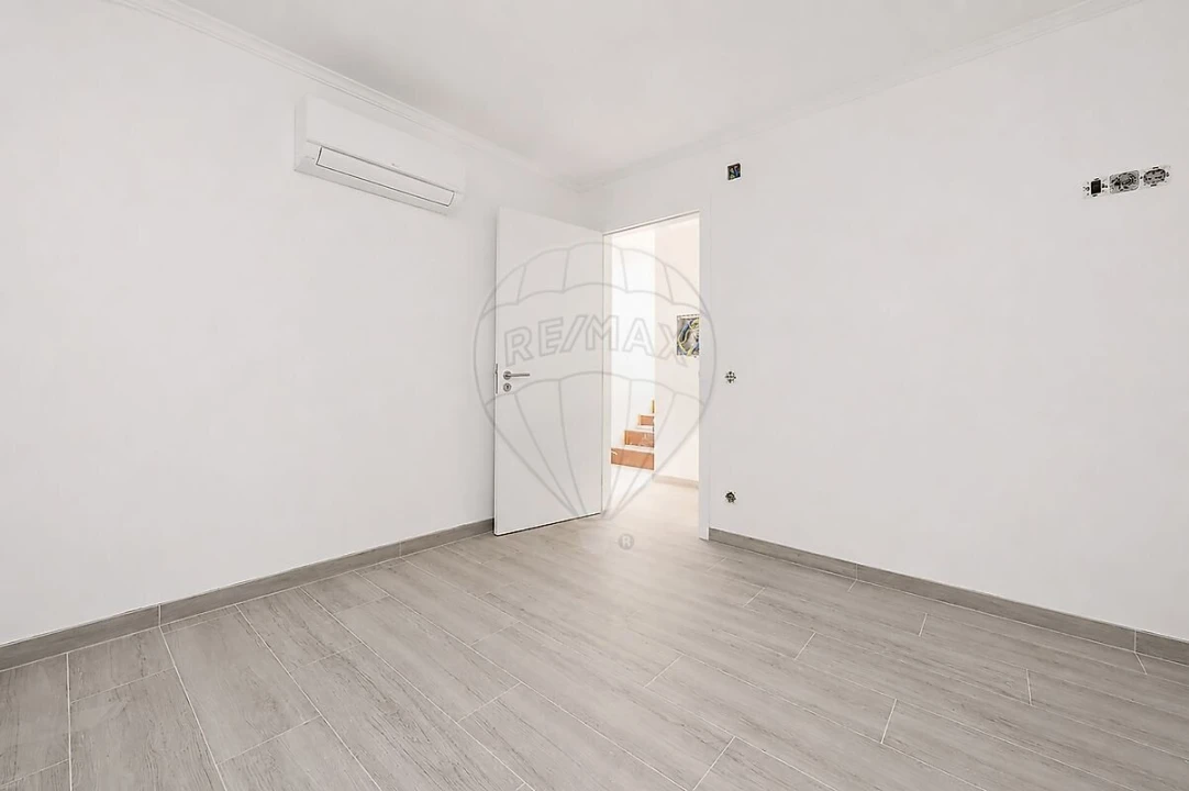 Apartamento T3 para Venda em São Martinho do Porto Foto 9