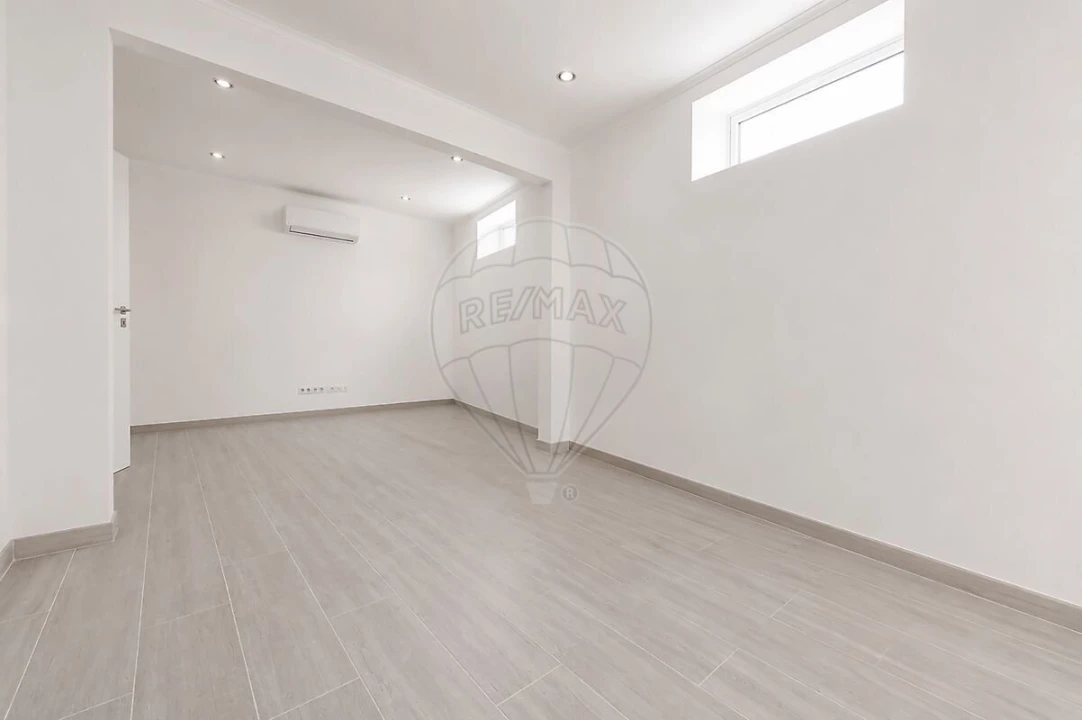 Apartamento T3 para Venda em São Martinho do Porto Foto 3