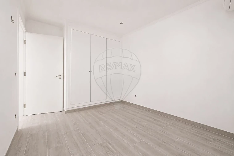 Apartamento T3 para Venda em São Martinho do Porto Foto 12