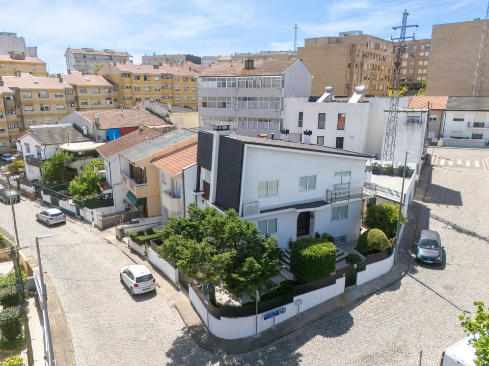 Moradia T5 para Venda em Gondomar (São Cosme), Valbom e Jovim Foto 4