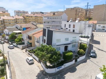 Moradia T5 para Venda em Gondomar (São Cosme), Valbom e Jovim