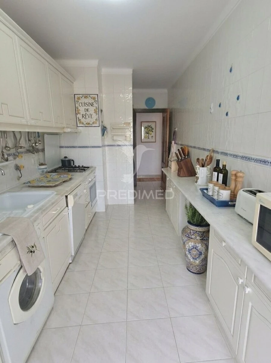 Apartamento T3 para Venda em Quarteira Foto 8