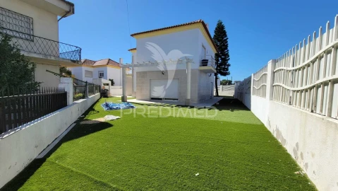 Moradia T5 para Venda em Santo Antonio da Charneca