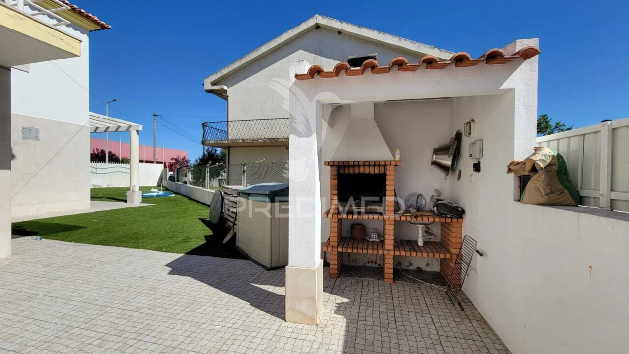 Moradia T5 para Venda em Santo Antonio da Charneca Foto 5