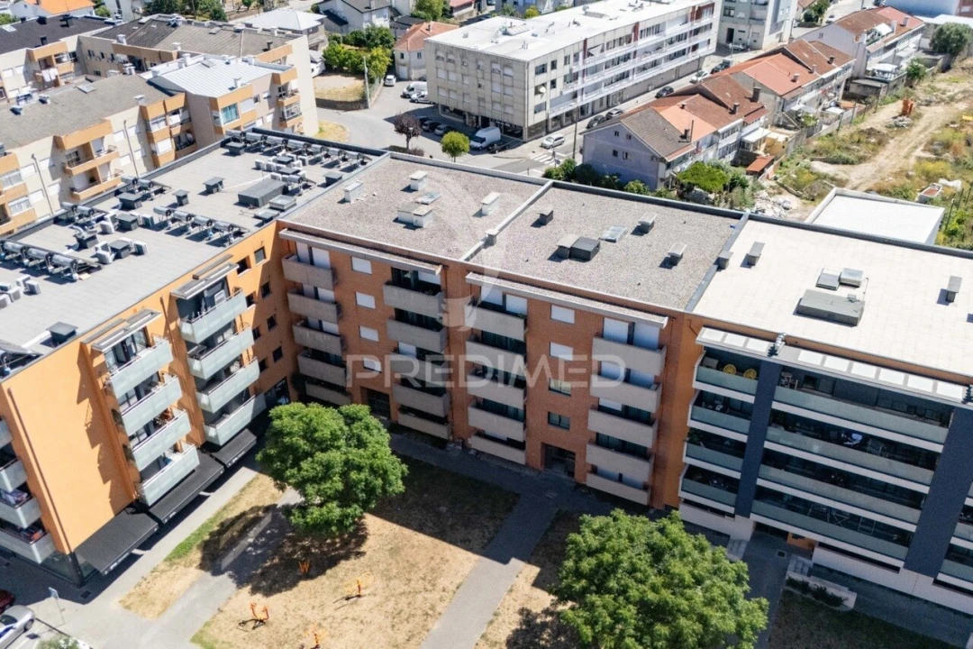 Apartamento T3 para Venda em Ferreiros e Gondizalves Foto 34