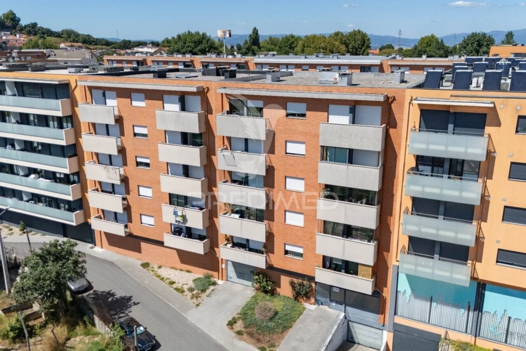Apartamento T3 para Venda em Ferreiros e Gondizalves Foto 1