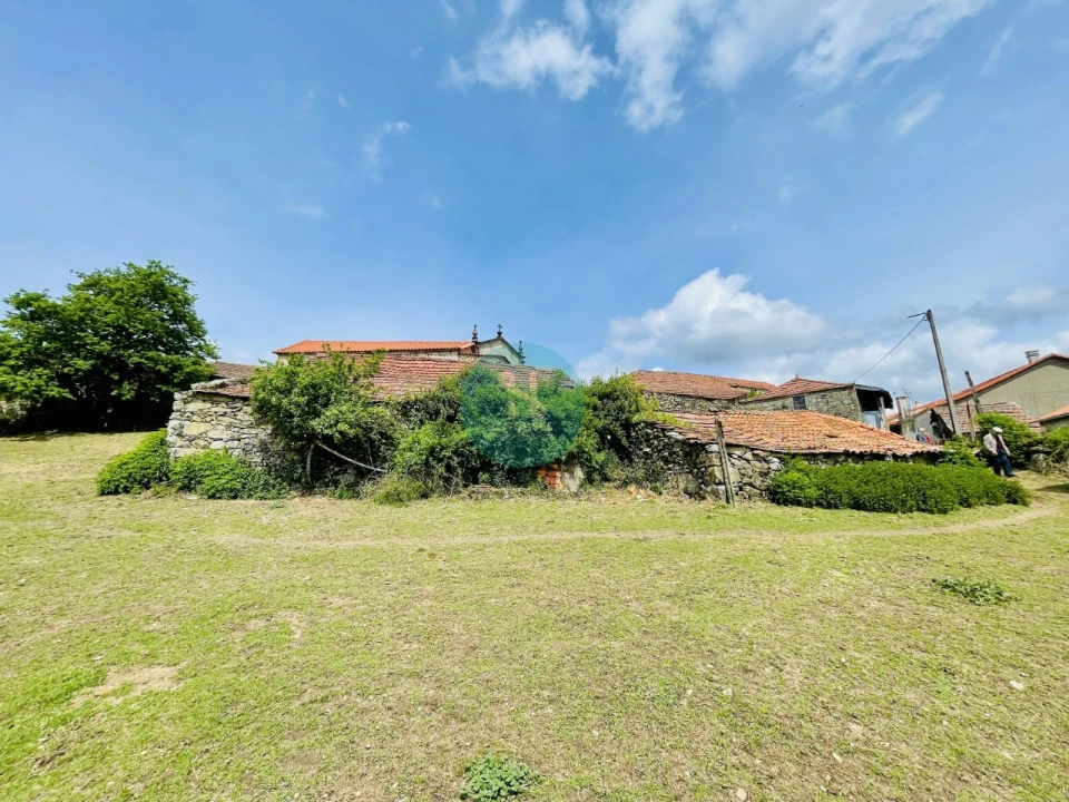 Quinta T5 para Venda em Viade de Baixo e Fervidelas Foto 8