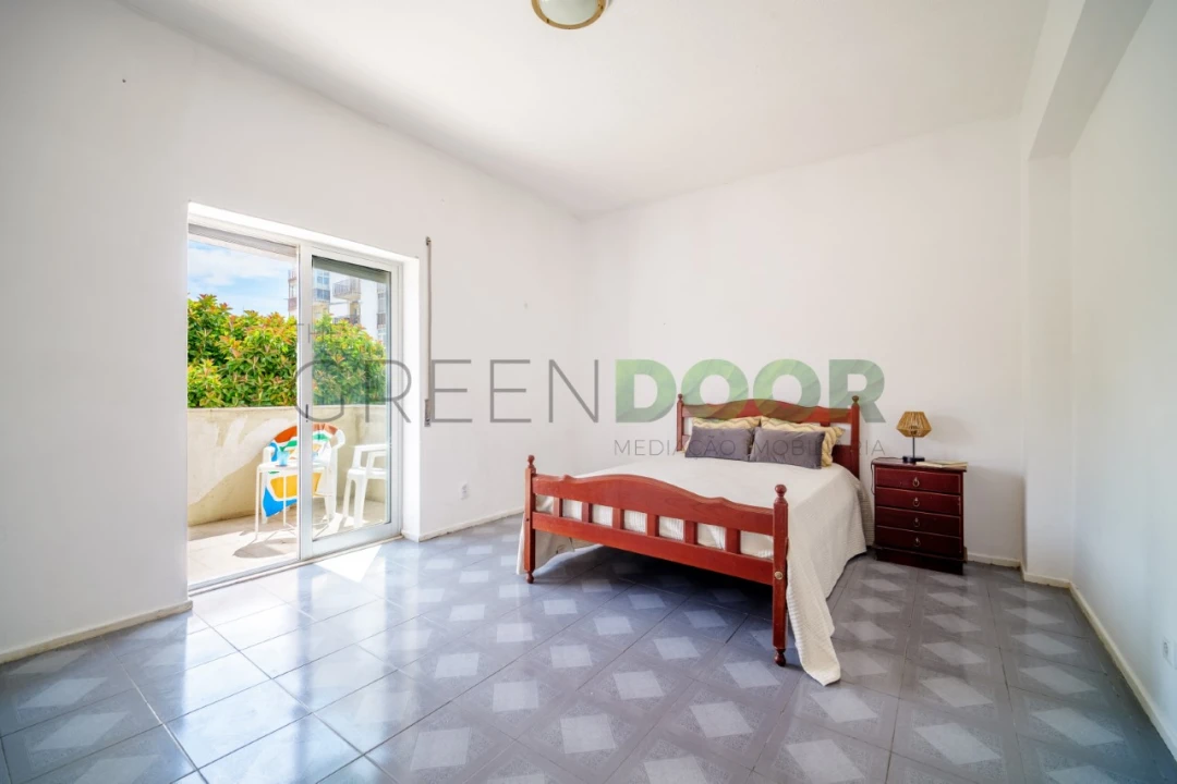 Apartamento T1 para Venda em Costa da Caparica Foto 8
