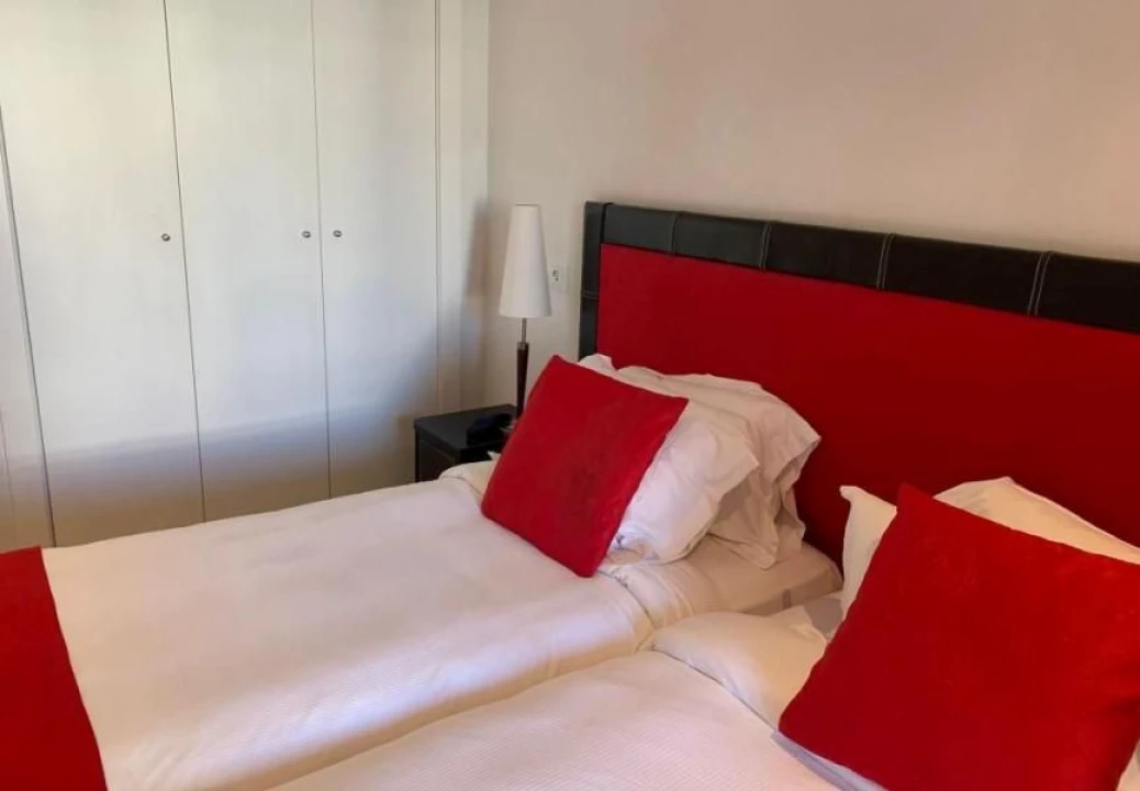 Apartamento T2 para Venda em Quarteira Foto 9
