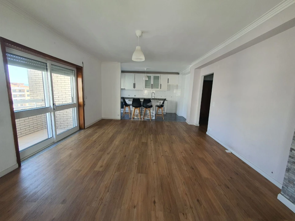 Apartamento T2 para Arrendamento em Mafamude e Vilar do Paraíso Foto 2