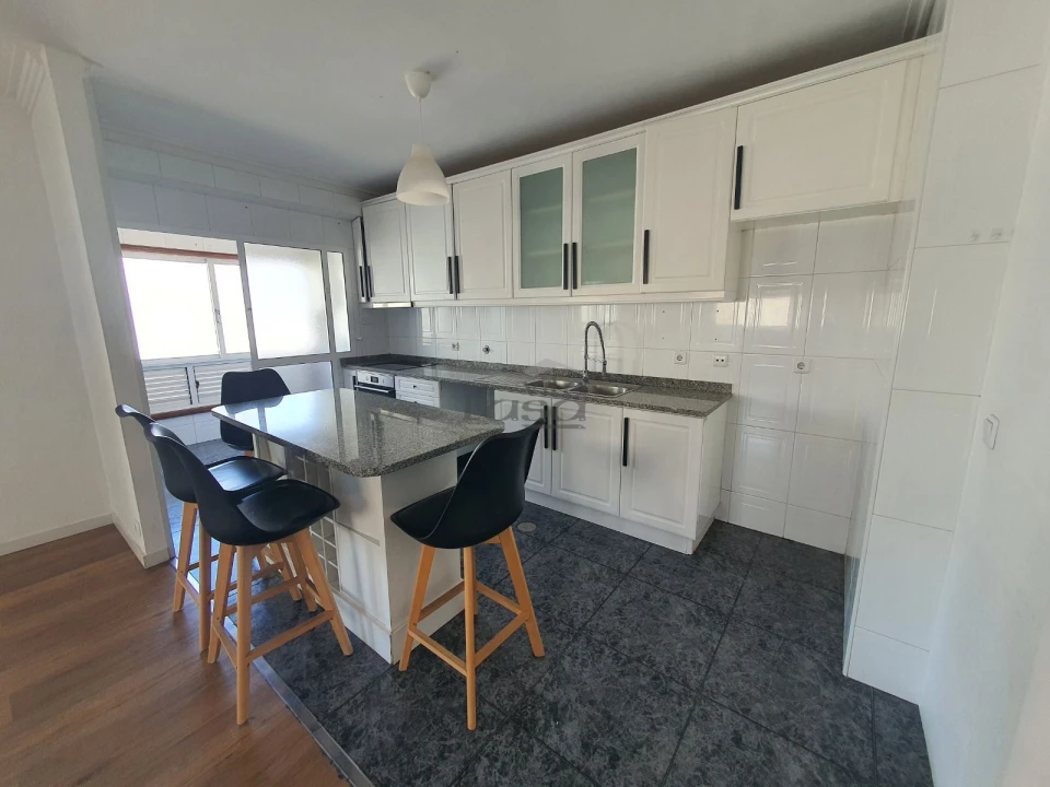 Apartamento T2 para Arrendamento em Mafamude e Vilar do Paraíso Foto 3