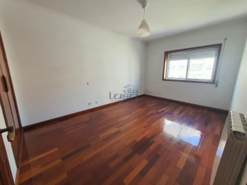 Apartamento T2 para Arrendamento em Mafamude e Vilar do Paraíso
