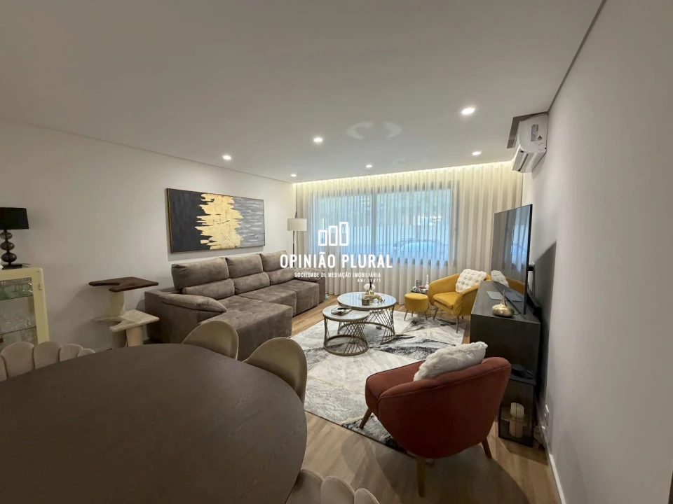 Apartamento T2 para Venda em Avintes Foto 2