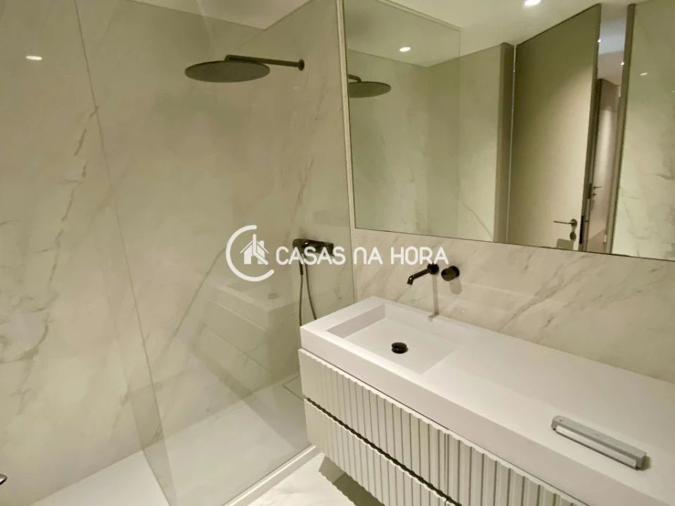 Apartamento T3 para Arrendamento em Carnide Foto 13