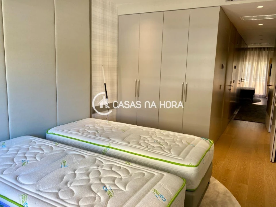 Apartamento T3 para Arrendamento em Carnide Foto 11