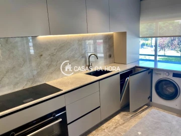 Apartamento T3 para Arrendamento em Carnide