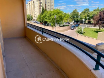 Apartamento T3 para Arrendamento em Carnide
