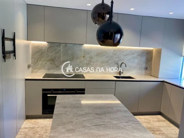 Apartamento T3 para Arrendamento em Carnide