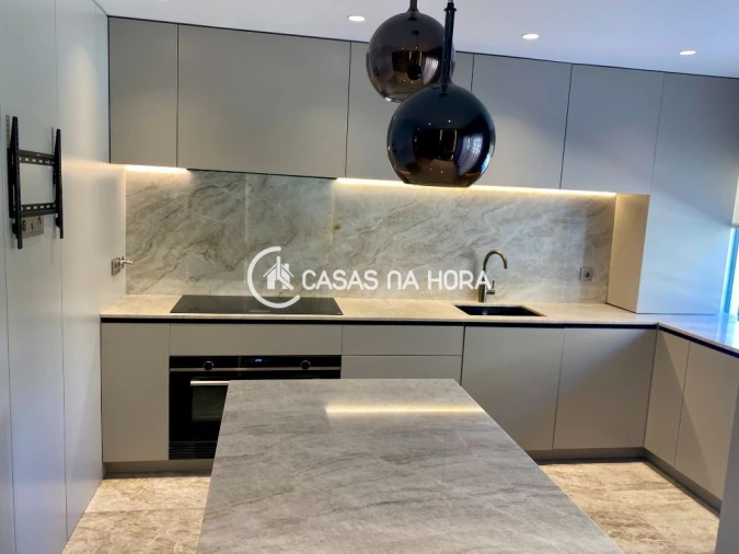 Apartamento T3 para Arrendamento em Carnide Foto 18