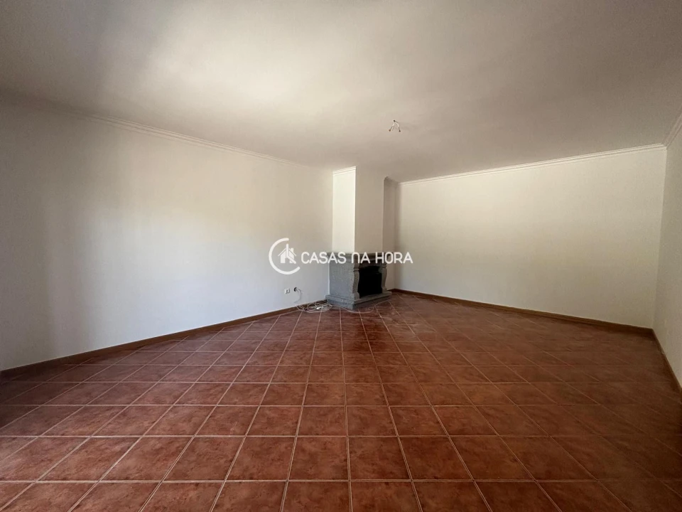 Moradia T4 para Arrendamento em Abraveses Foto 5