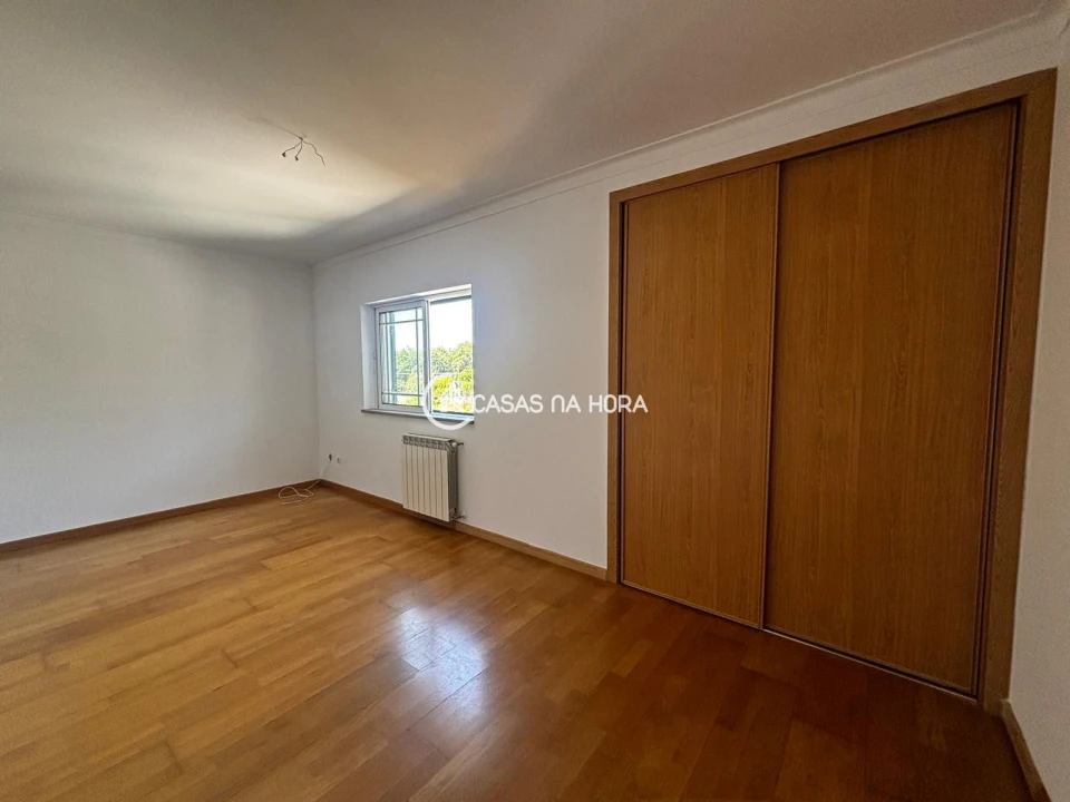 Moradia T4 para Arrendamento em Abraveses Foto 9