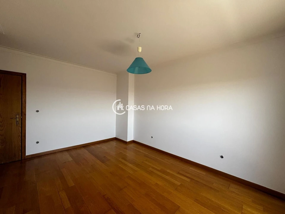 Moradia T4 para Arrendamento em Abraveses Foto 10