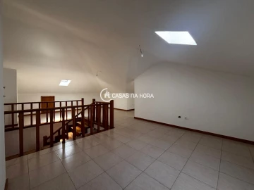 Moradia T4 para Arrendamento em Abraveses