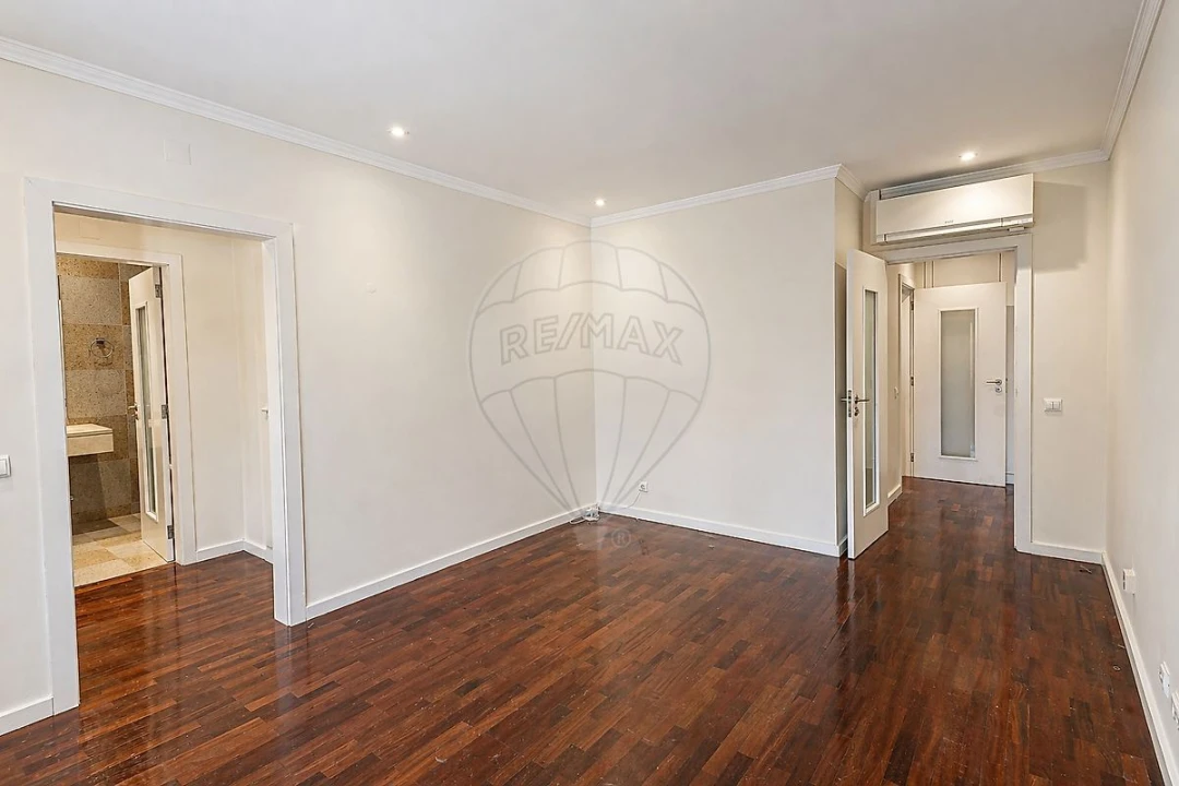 Apartamento T3 para Venda em Cidade da Maia Foto 4