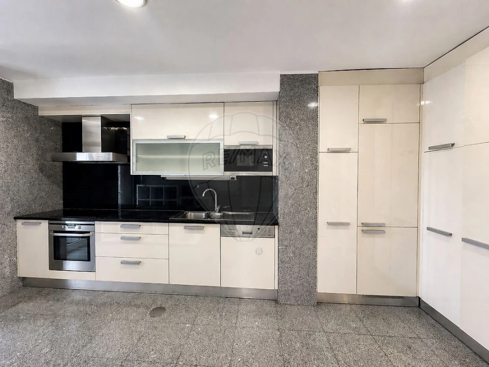 Apartamento T3 para Venda em Cidade da Maia Foto 5